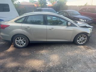 2015 Ford Focus SE - Exterior Side Passenger